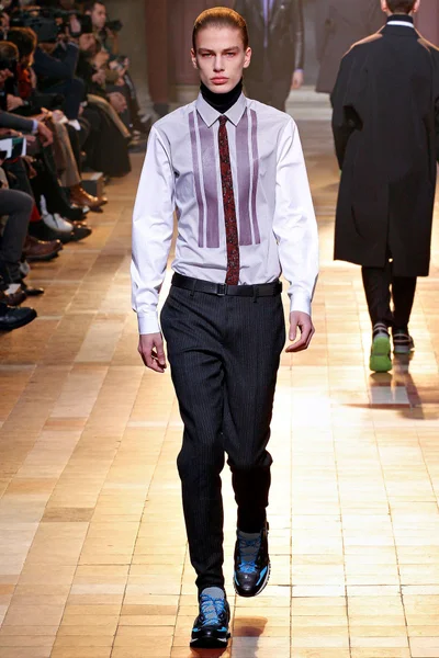 Look 5
